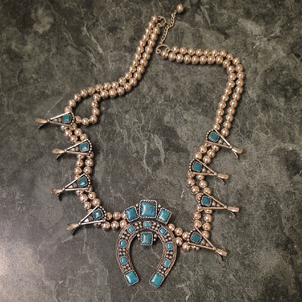Elegant Silver and Turquoise Necklace